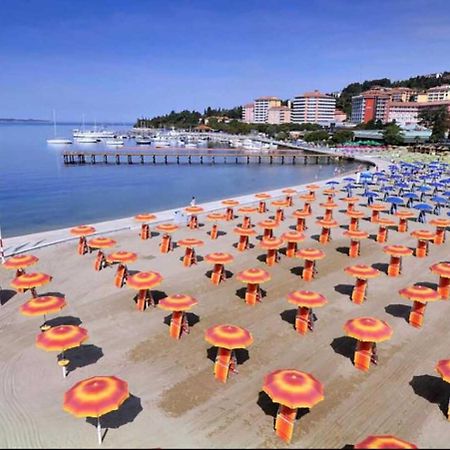 Bamboo Floating House Portoroz Apartamento Exterior foto
