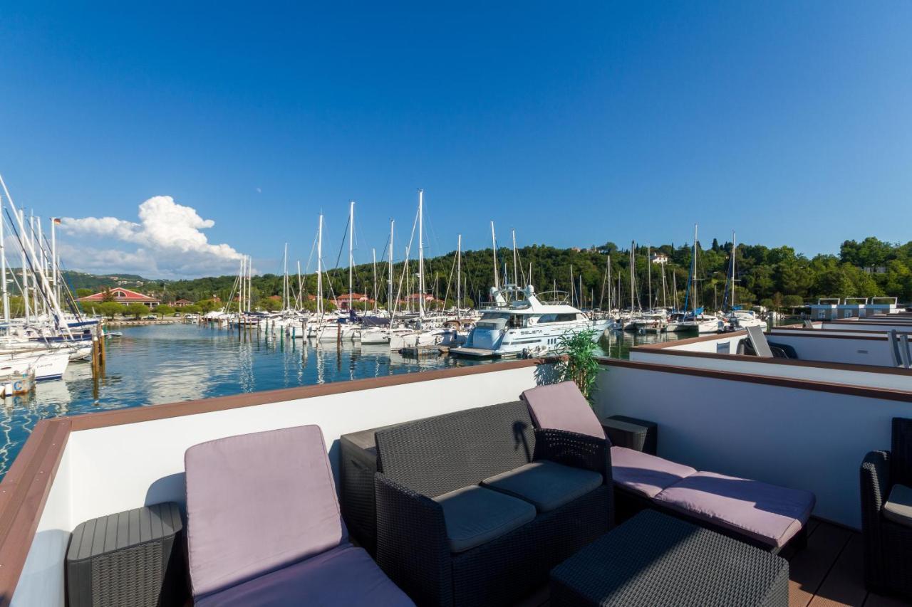 Bamboo Floating House Portoroz Apartamento Exterior foto