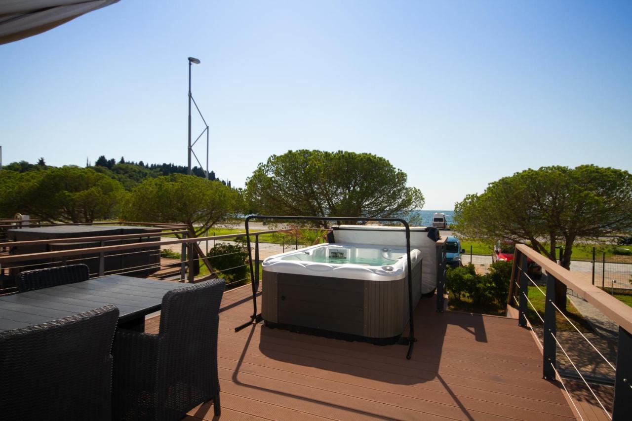 Bamboo Floating House Portoroz Apartamento Exterior foto