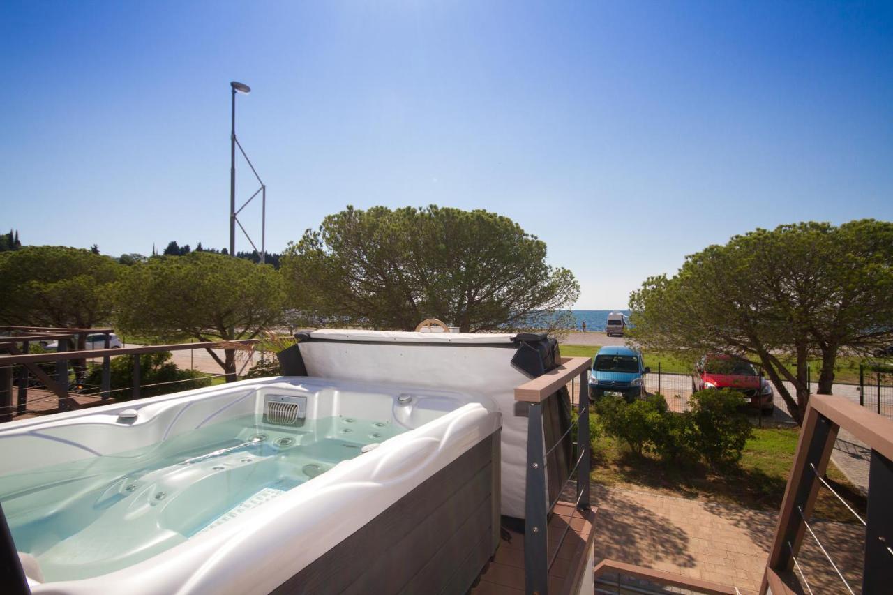 Bamboo Floating House Portoroz Apartamento Exterior foto