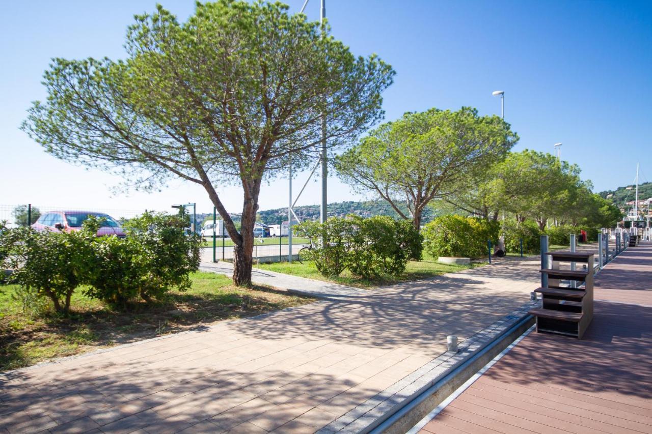 Bamboo Floating House Portoroz Apartamento Exterior foto