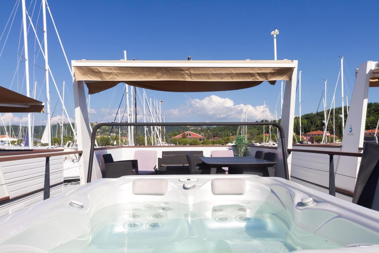 Bamboo Floating House Portoroz Apartamento Exterior foto