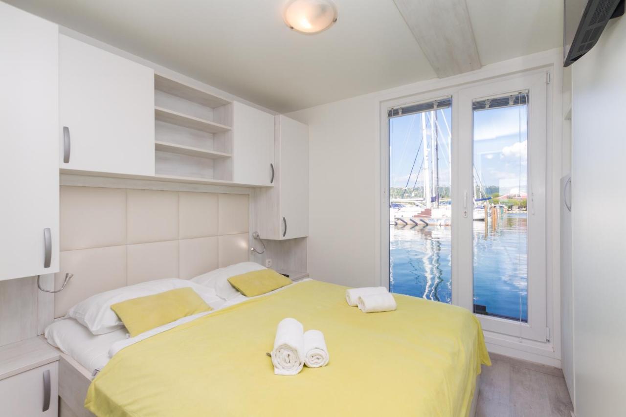 Bamboo Floating House Portoroz Apartamento Exterior foto